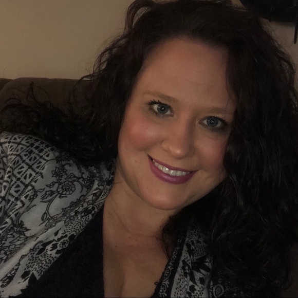 Meet your Posher, Amber - Picture 1 of 1